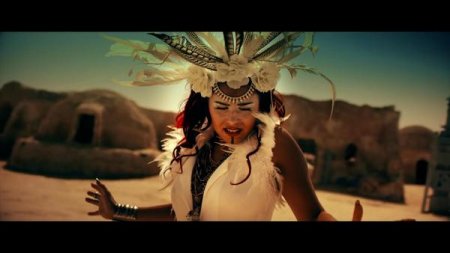 Luyanna feat. Bobby Kimball - La Distancia (2017)