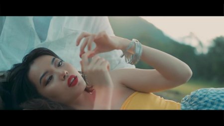 Isaac ft. BigDaddy - Ta Da Yeu Chưa Vay (2017)