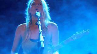 Lissie - Pursuit Of Happiness (Kid Cudi Cover) (2010)
