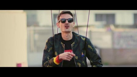 Fabio Rovazzi feat. Gianni Morandi - Volare (2017)