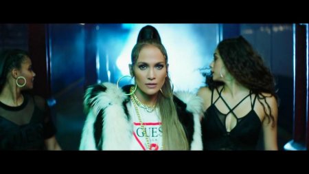 Jennifer Lopez ft. Wisin - Amor, Amor, Amor (2017)