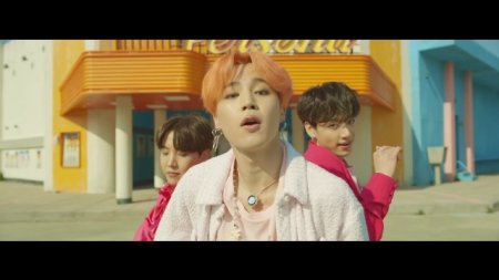 BTS feat Halsey - Boy With Luv (2019)